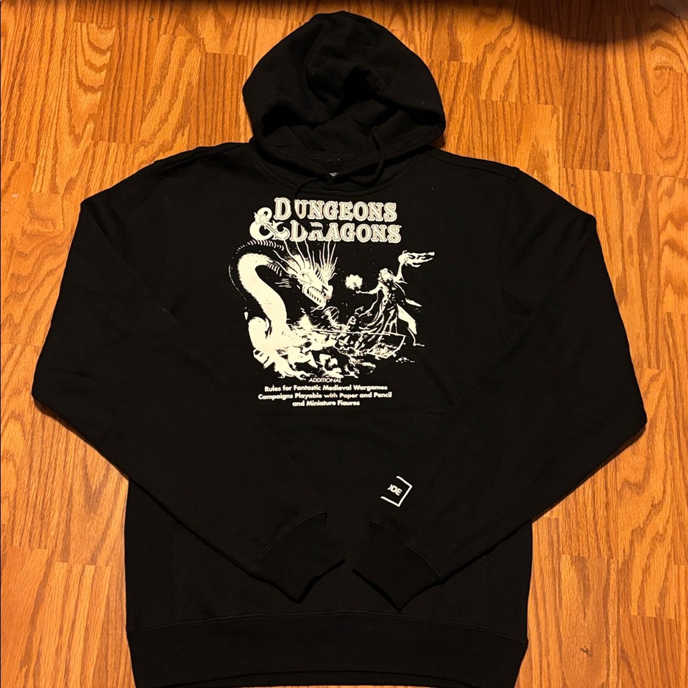 Episode x Dungeons & Dragons Book Cover Black pullover Hoodie Sz Small NWOT